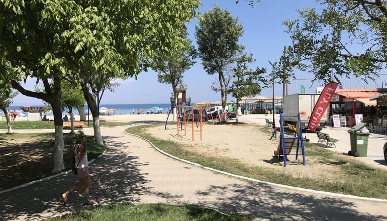 Aqua Beachfront Elegant Hotel